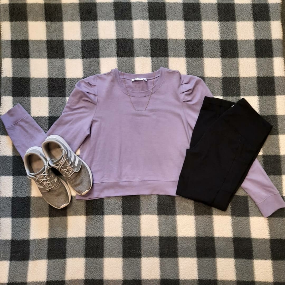 Puff Sleeve Sweatshirt in Purple